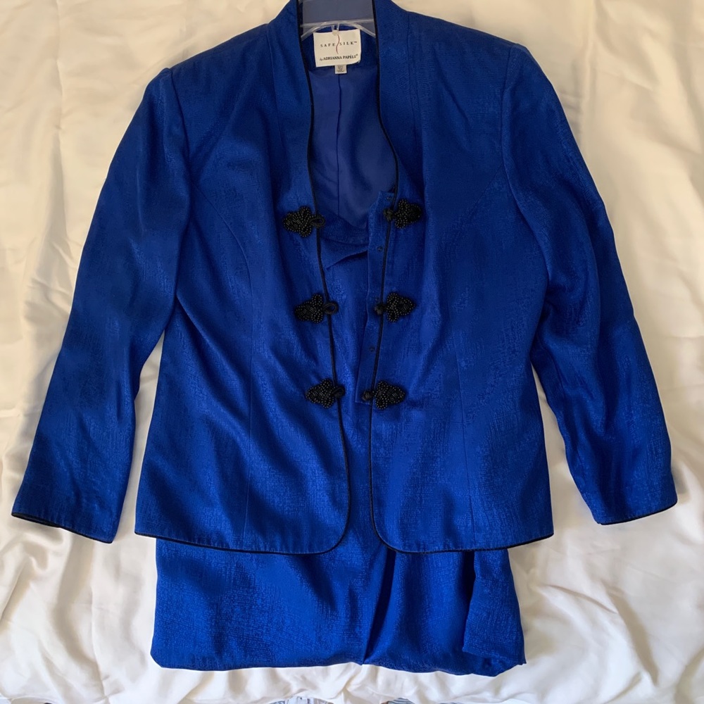 suit (includes skirt & blazer)